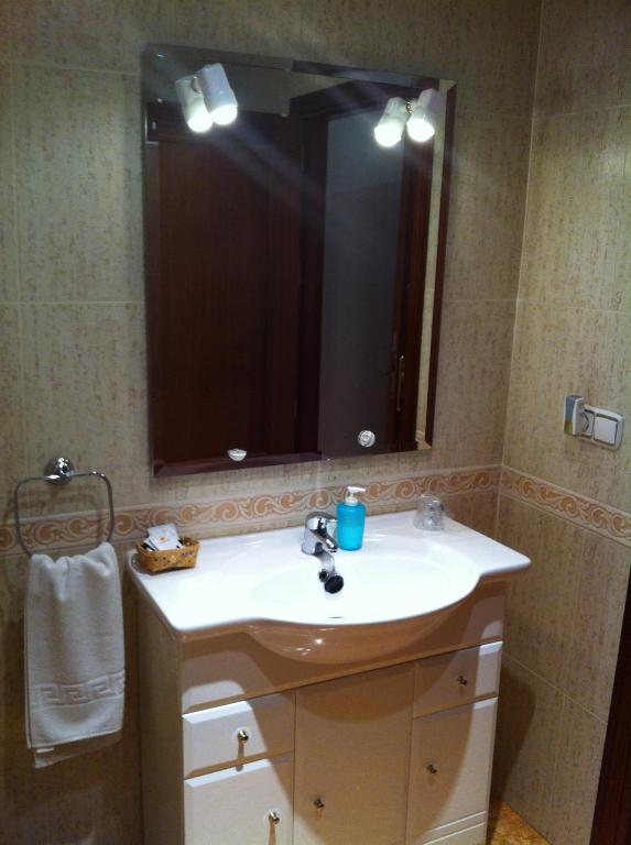 Hostal El Puerto カレタ・デ・ベレス 部屋 写真