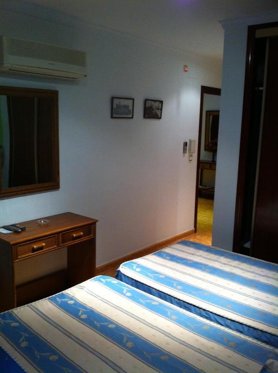 Hostal El Puerto カレタ・デ・ベレス 部屋 写真